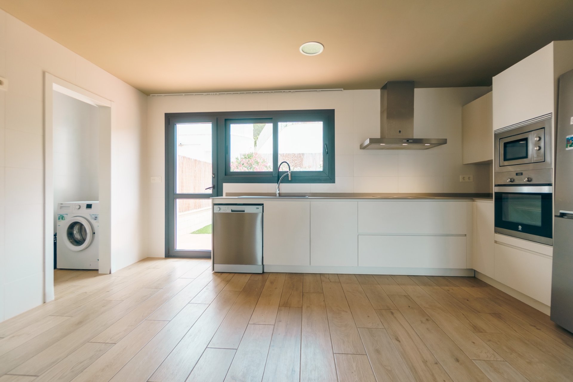 Herverkoop - Tussenwoning -
Albir