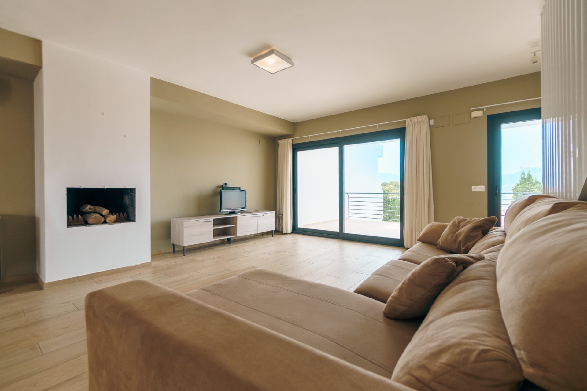 Herverkoop - Tussenwoning -
Albir