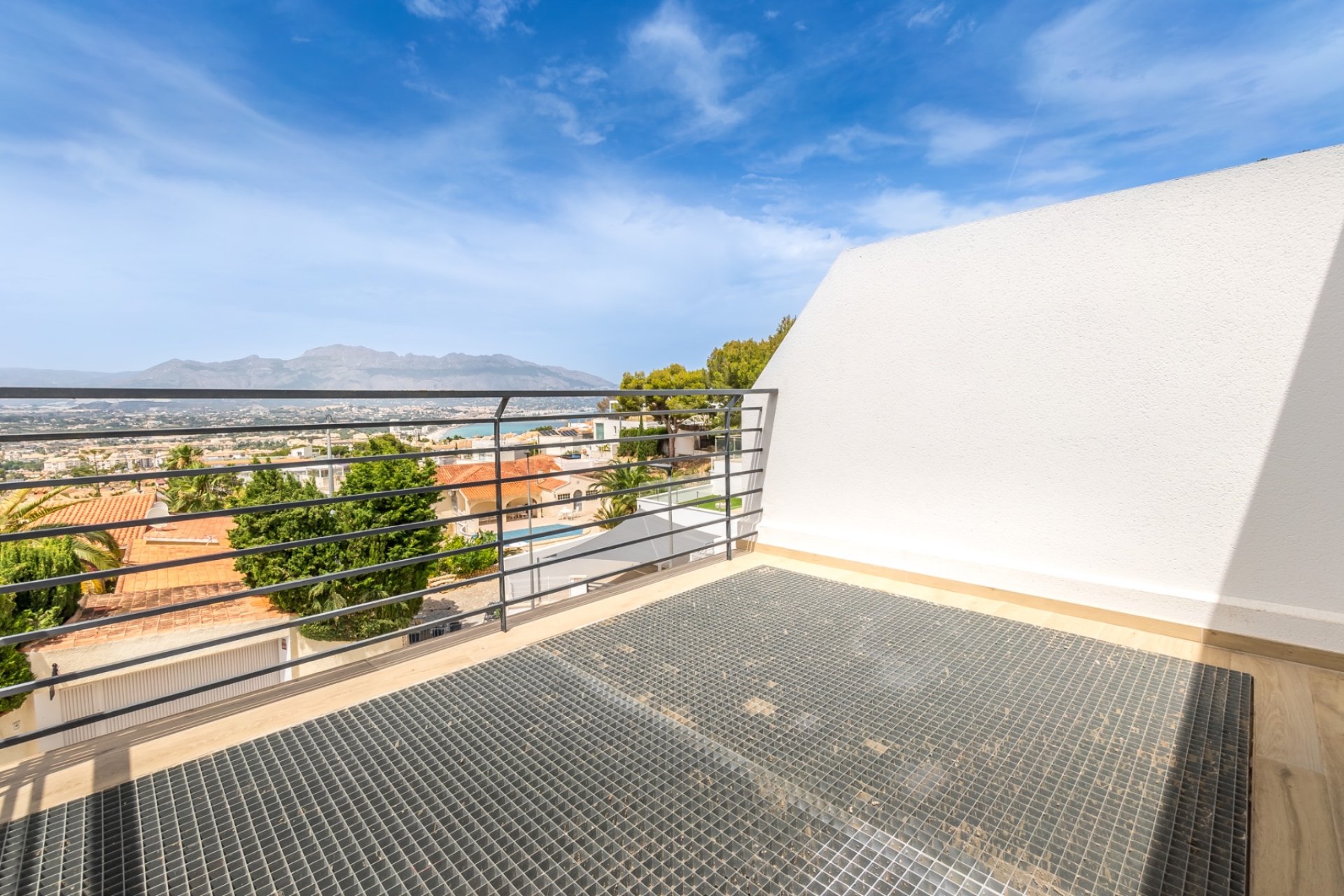 Herverkoop - Tussenwoning -
Albir