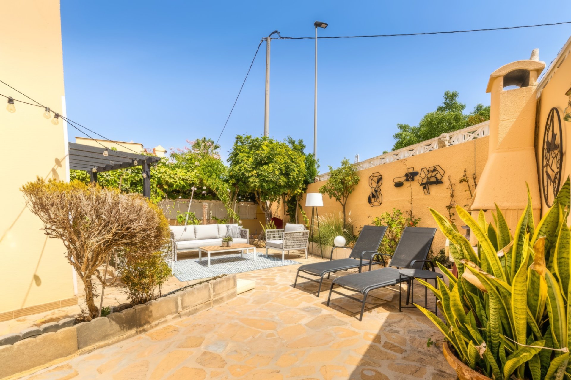 Herverkoop - Tussenwoning -
Albir