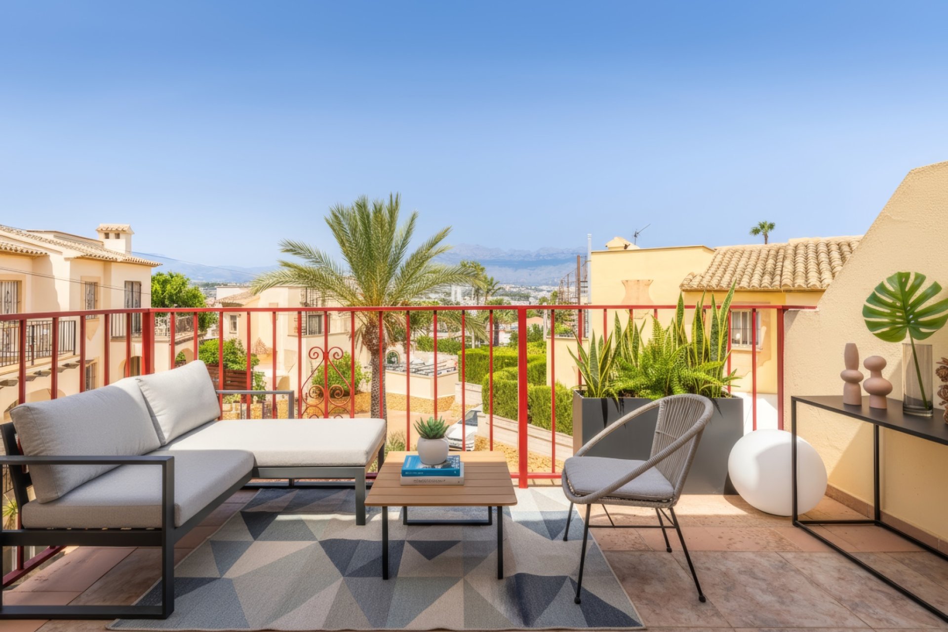 Herverkoop - Tussenwoning -
Albir