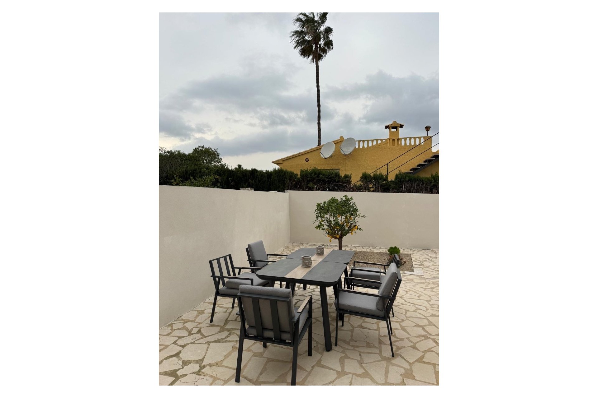 Herverkoop - Tussenwoning -
Albir