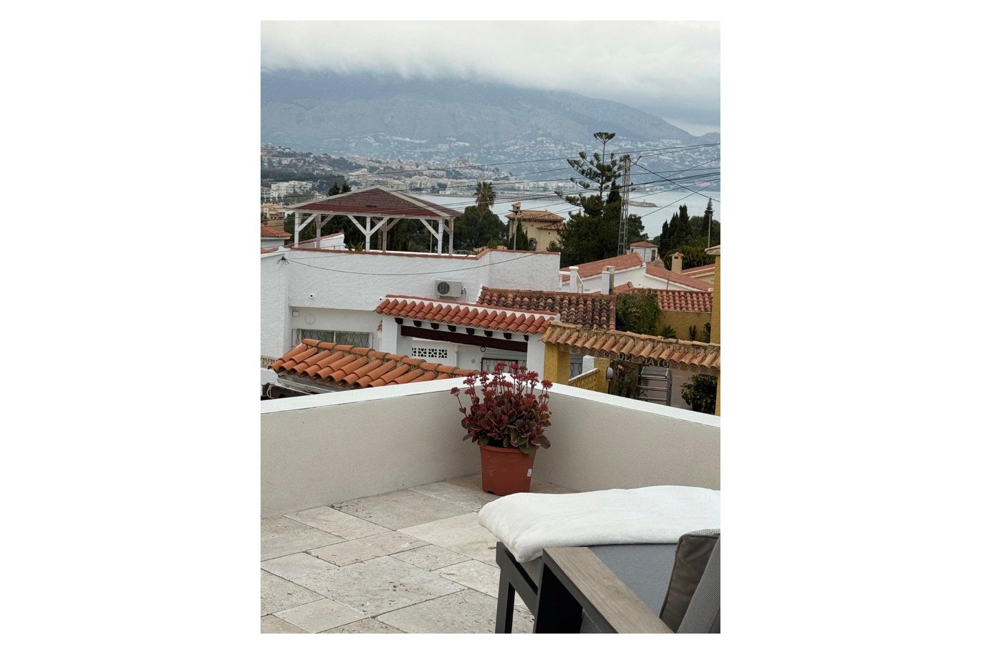 Herverkoop - Tussenwoning -
Albir