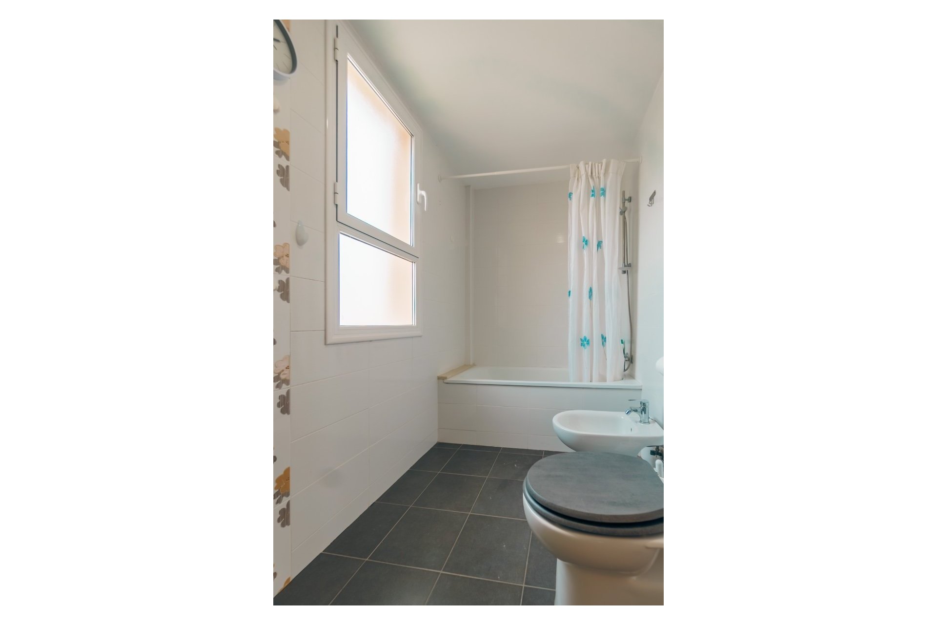 Herverkoop - Tussenwoning -
Alfaz del Pi - Alfas del Pí