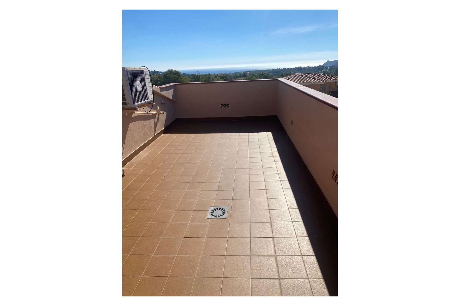 Herverkoop - Tussenwoning -
La Nucía