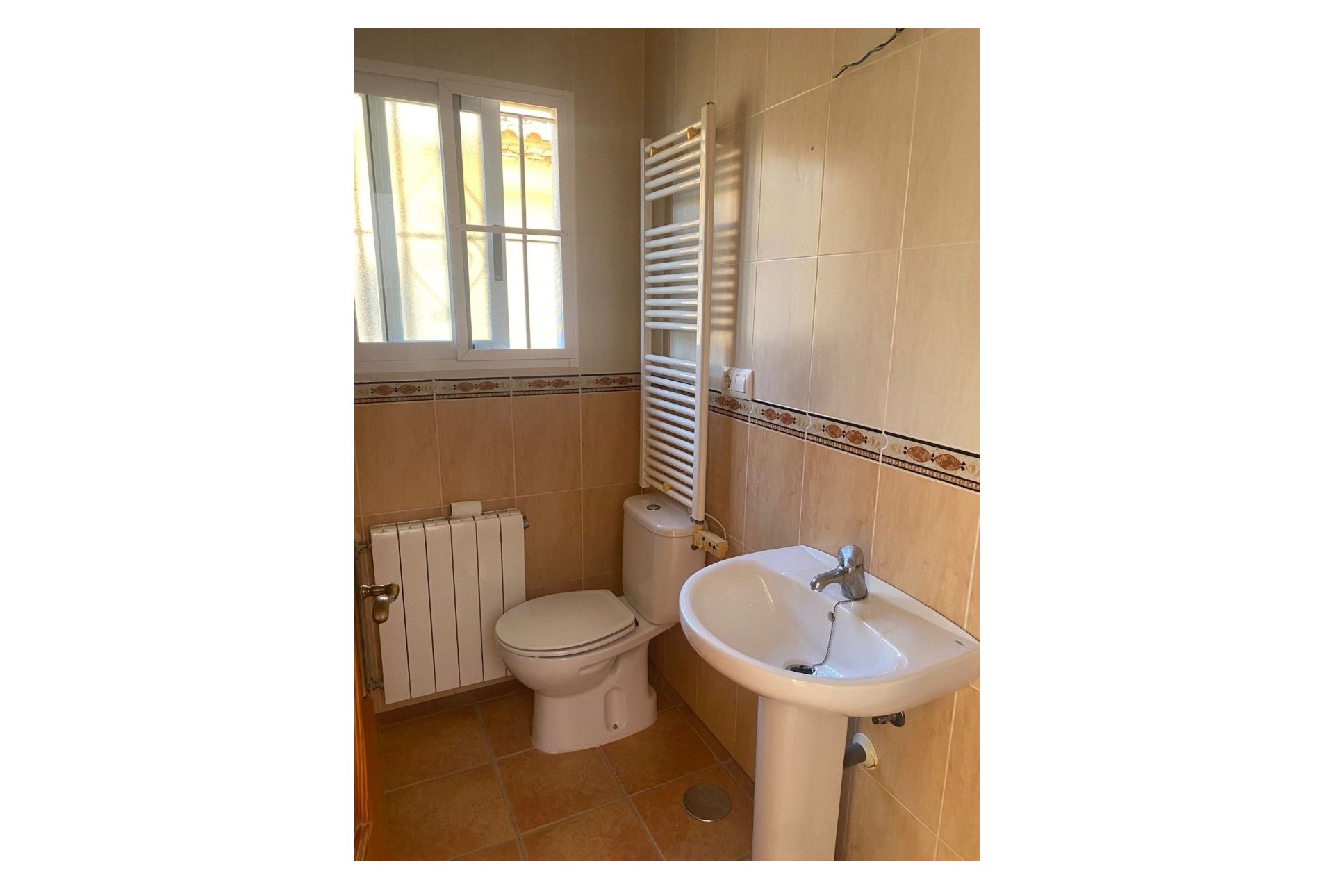 Herverkoop - Tussenwoning -
La Nucía