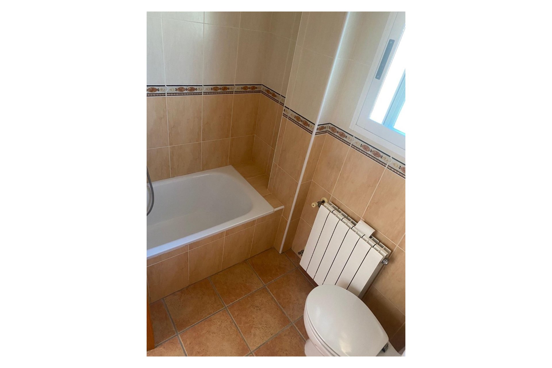 Herverkoop - Tussenwoning -
La Nucía