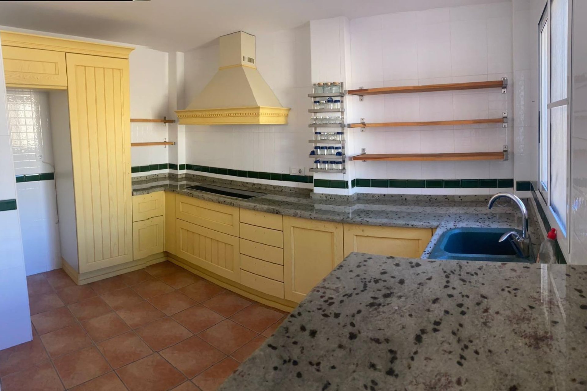 Herverkoop - Tussenwoning -
La Nucía