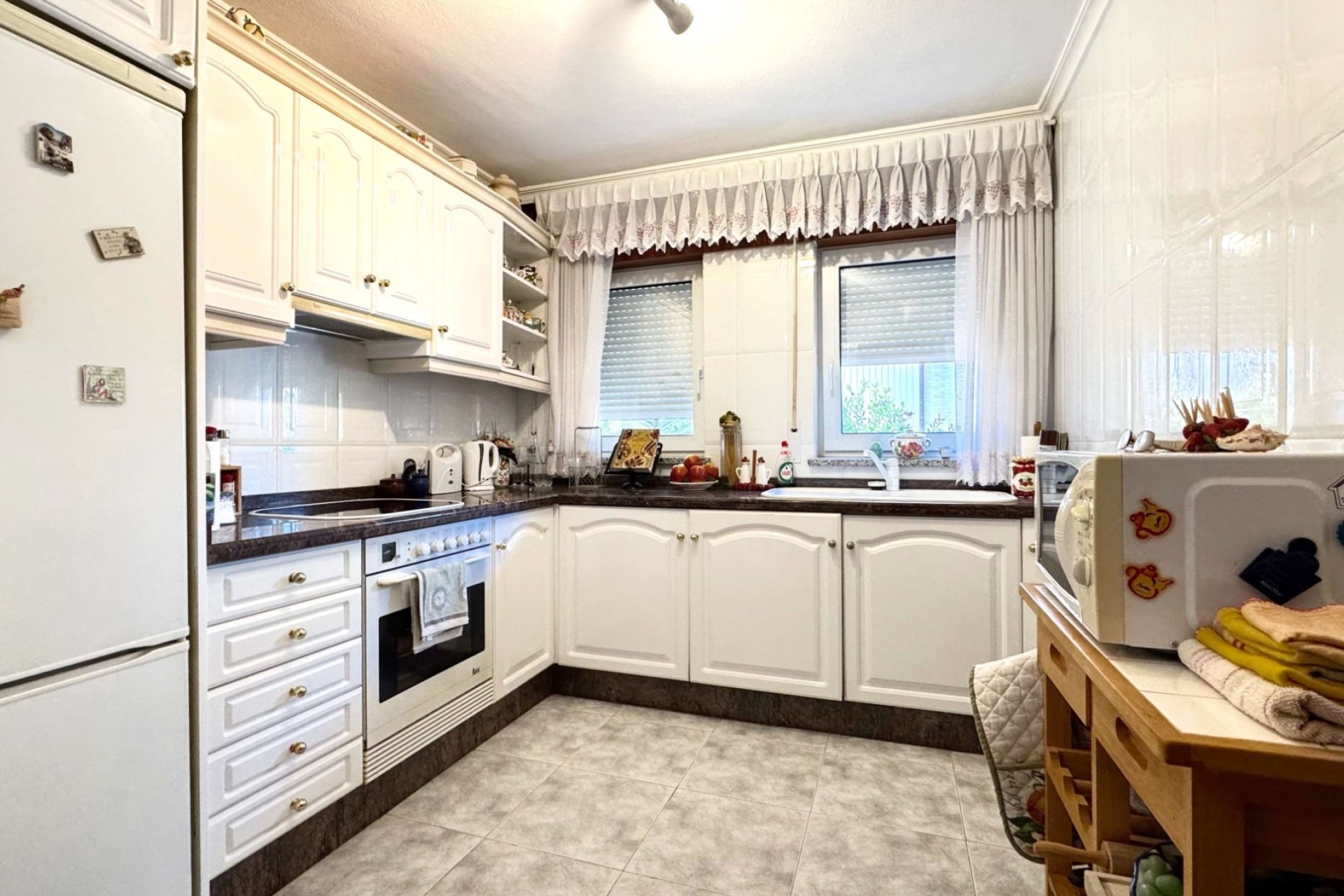 Herverkoop - Twee-onder-een-kapwoning  -
Albir