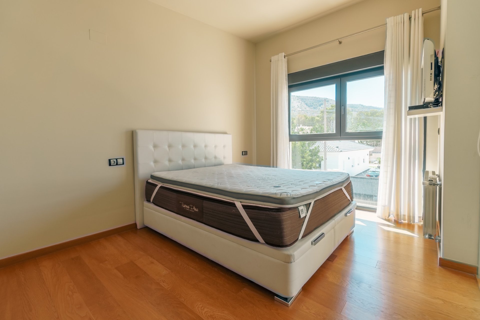 Herverkoop - Twee-onder-een-kapwoning  -
Albir