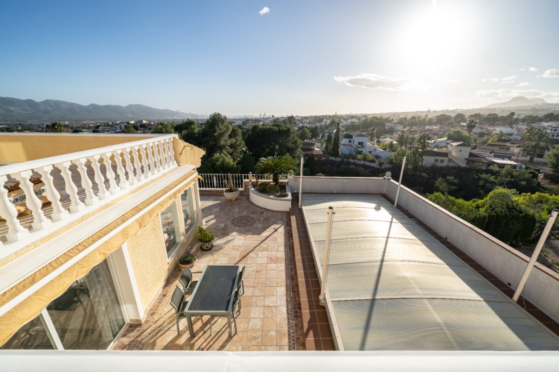 Herverkoop - Villa -
L'Alfàs del Pi - Colonia Escandinavia-Cautivador