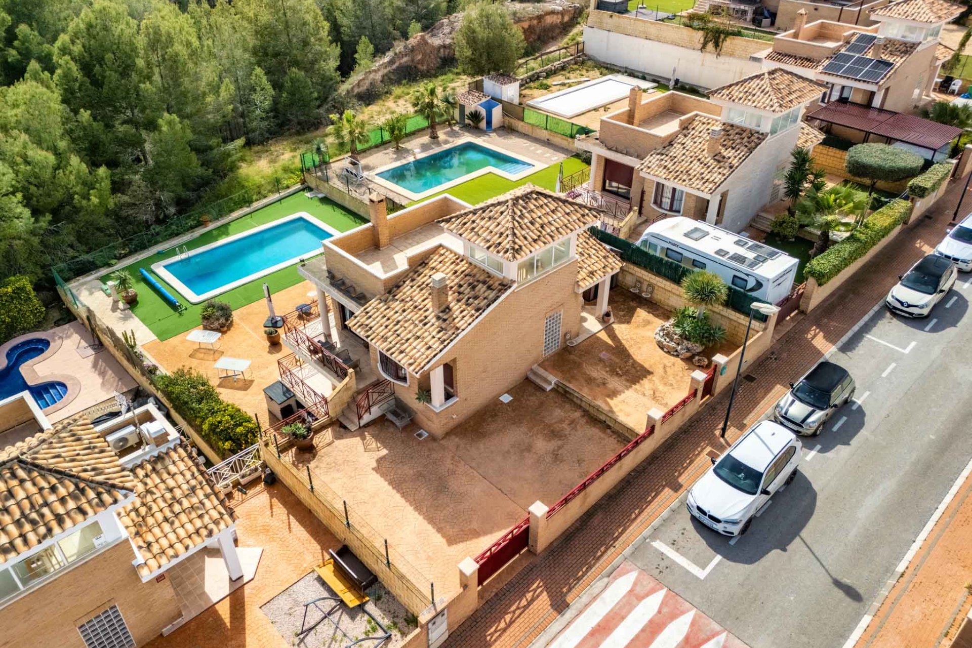 Herverkoop - Villa -
La Nucía - La Alberca