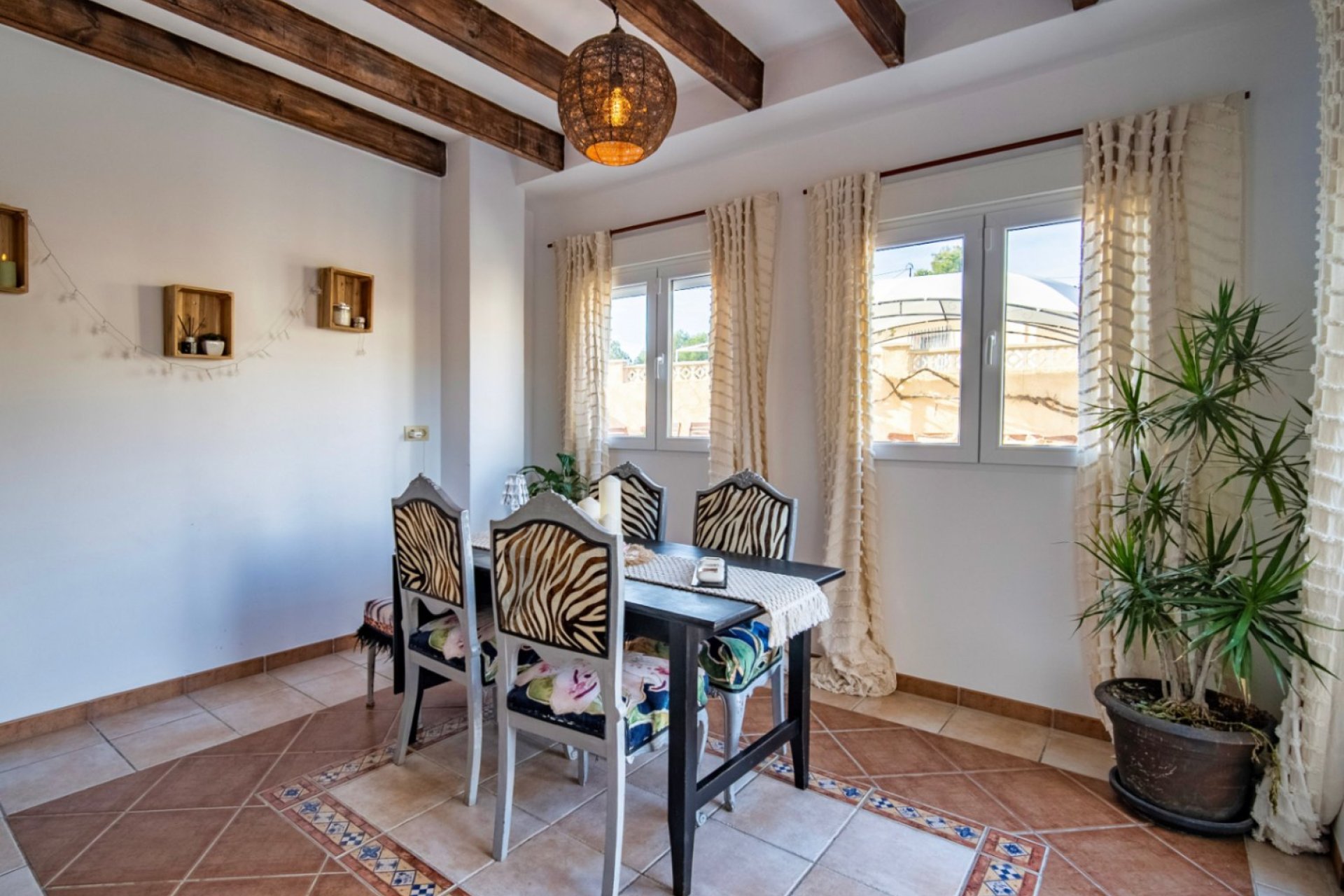 Herverkoop - Villa -
La Nucía - Montebello - Nou Espai