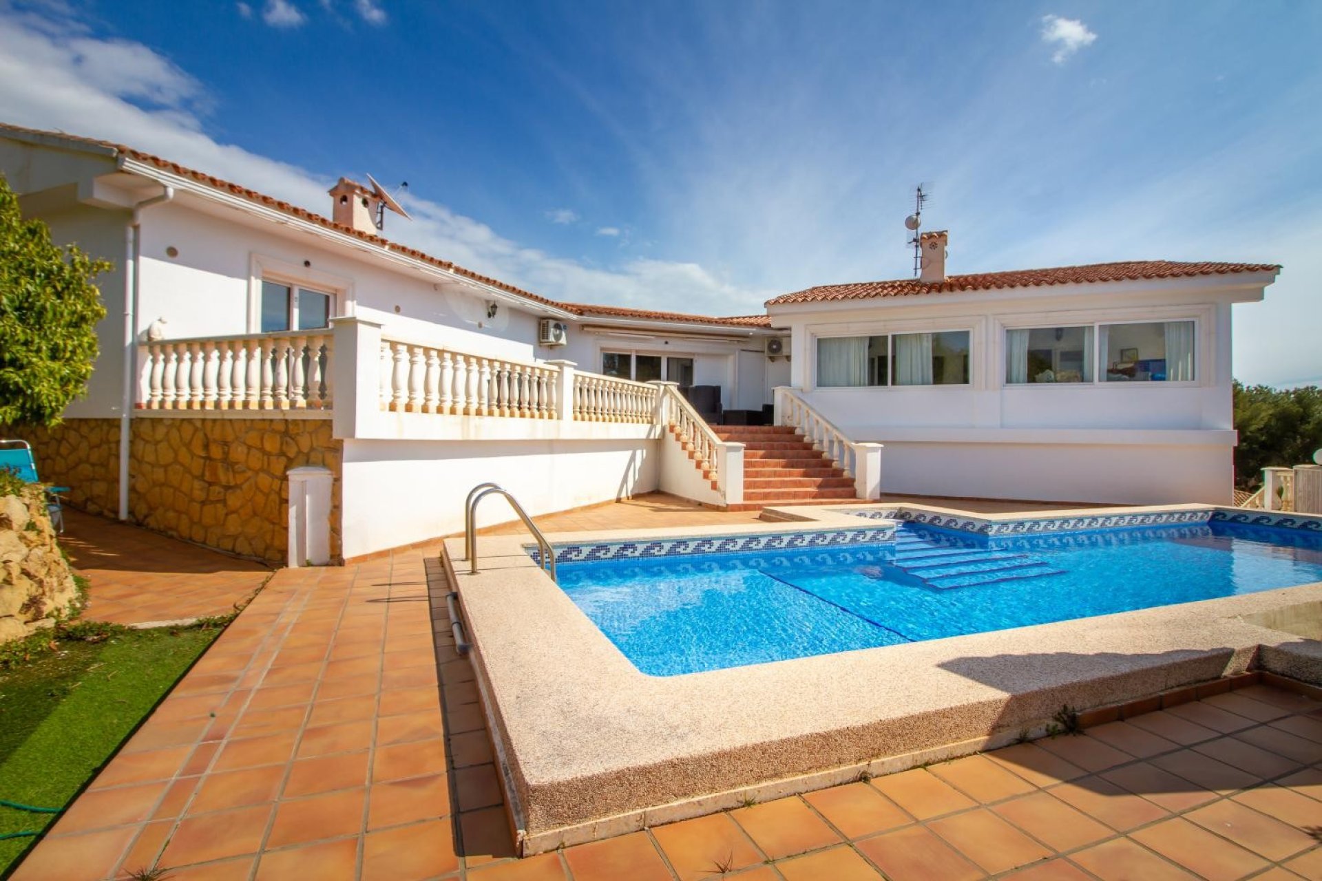 Herverkoop - Villa -
La Nucía