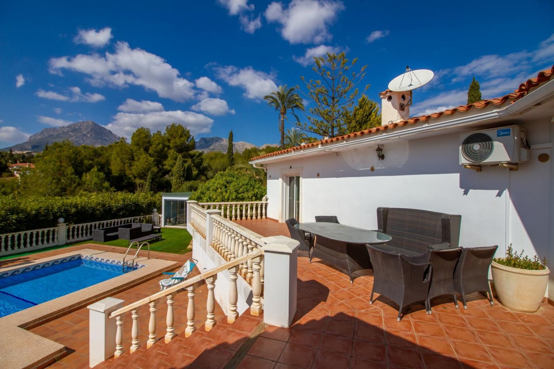 Herverkoop - Villa -
La Nucía