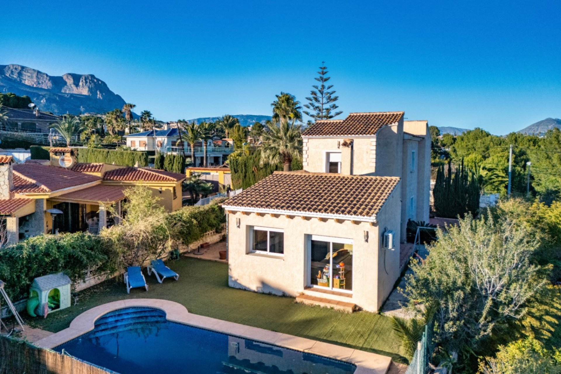 Herverkoop - Villa -
La Nucía