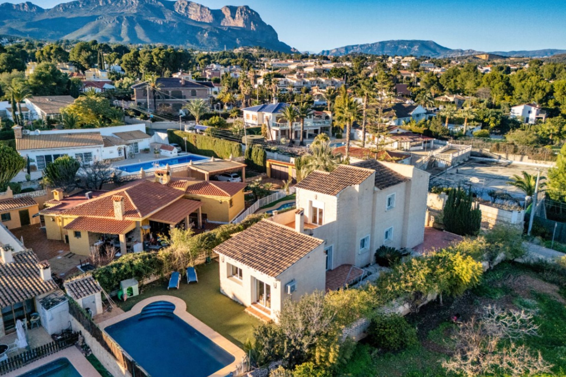 Herverkoop - Villa -
La Nucía