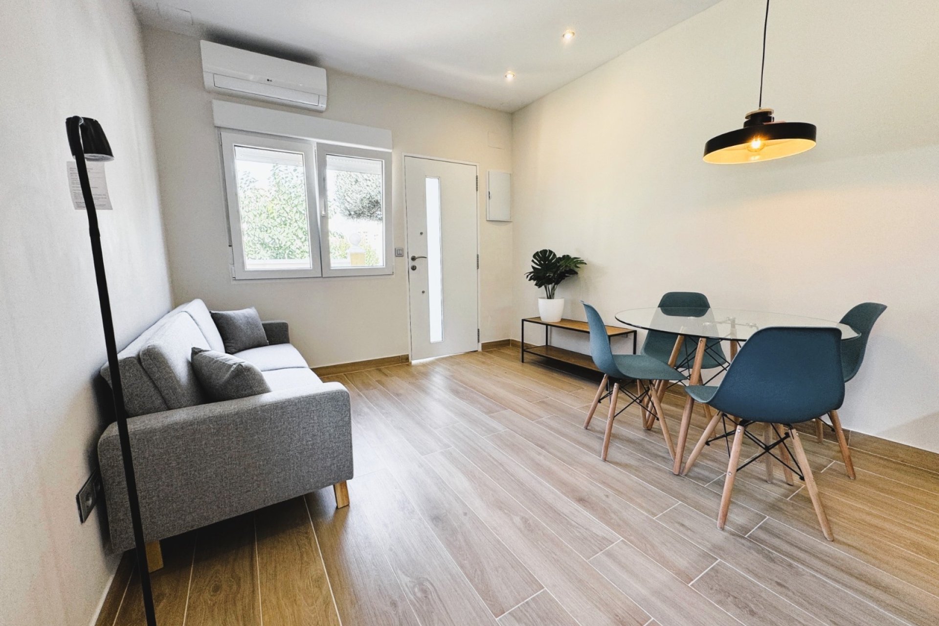 Lange Termijn Verhuur - Appartement / Flat -
Benidorm