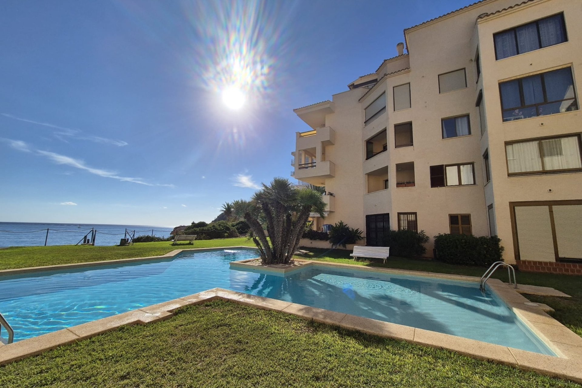Location à court terme - Appartement -
Albir