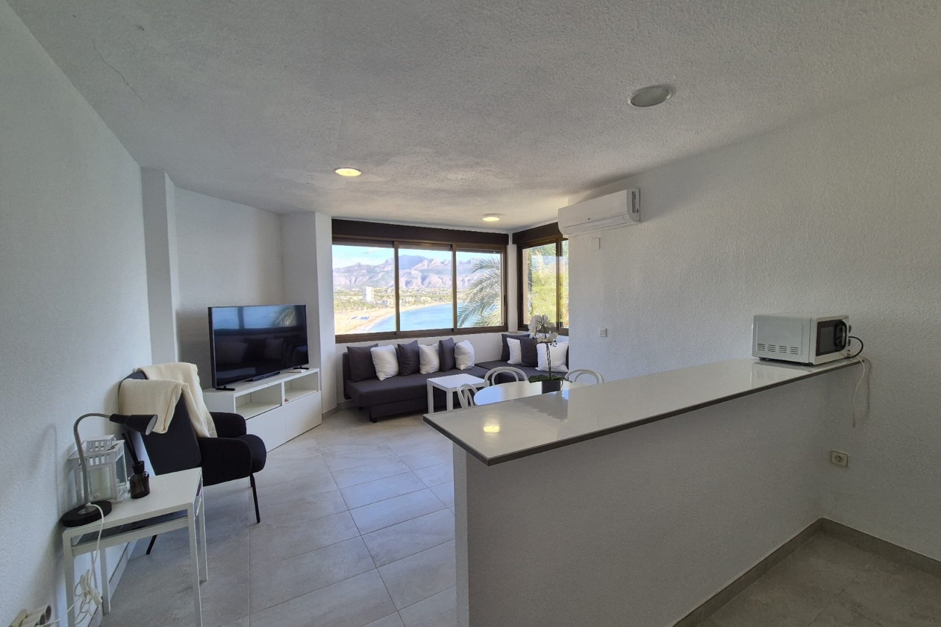 Location à court terme - Appartement -
Albir