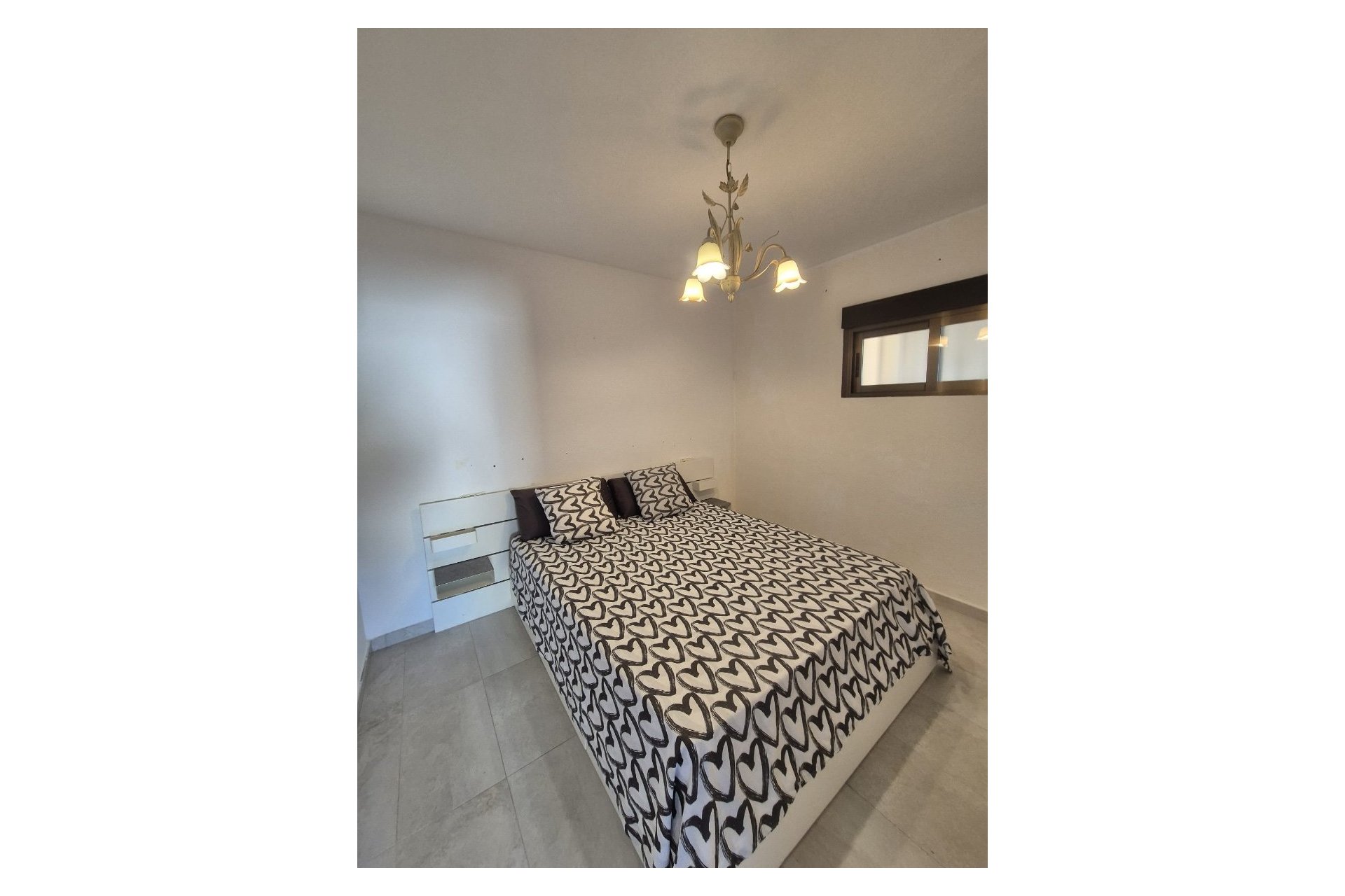 Location à court terme - Appartement -
Albir