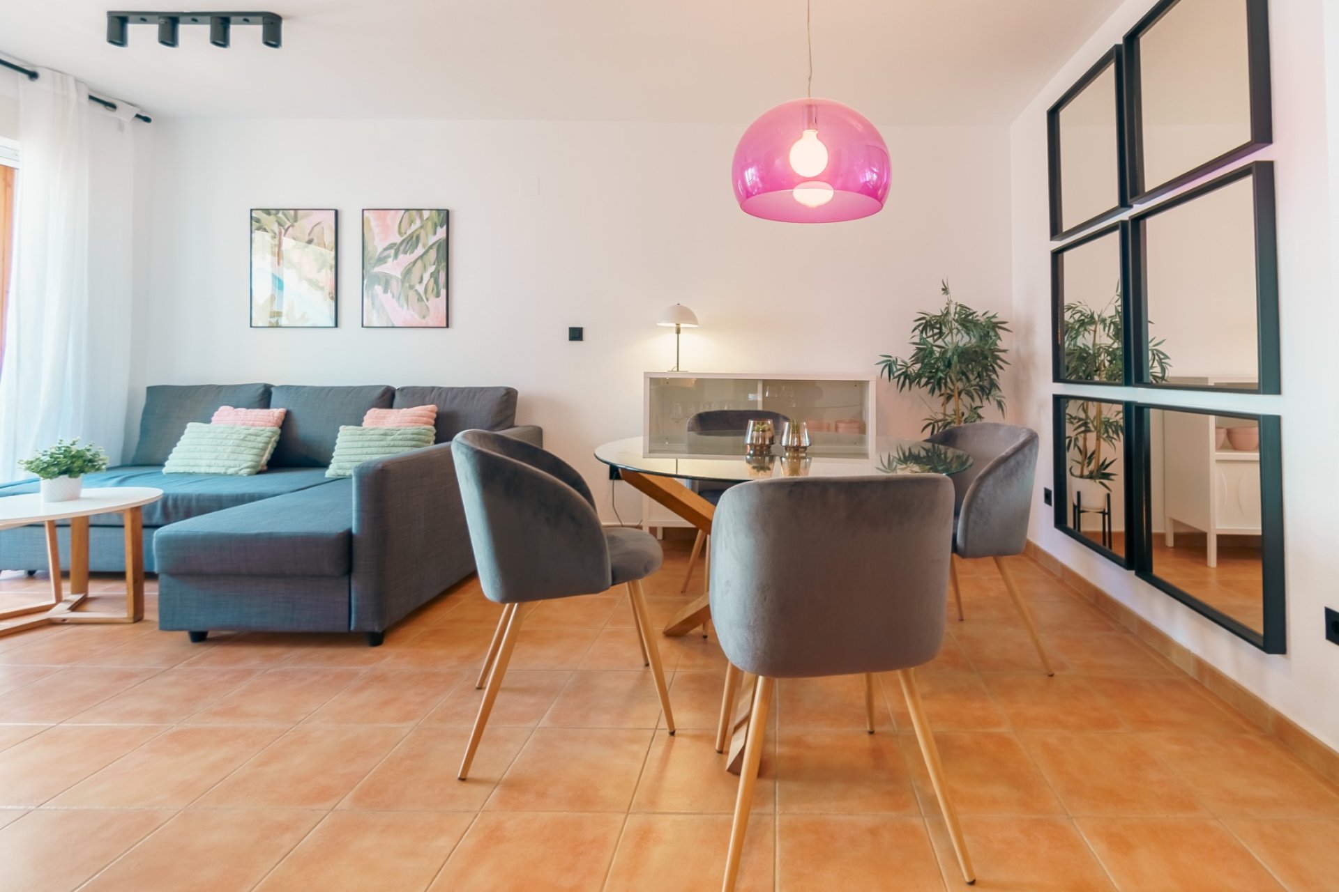 Location à court terme - Appartement -
Albir