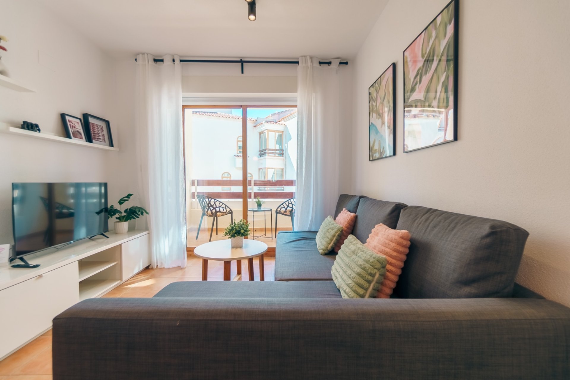 Location à court terme - Appartement -
Albir