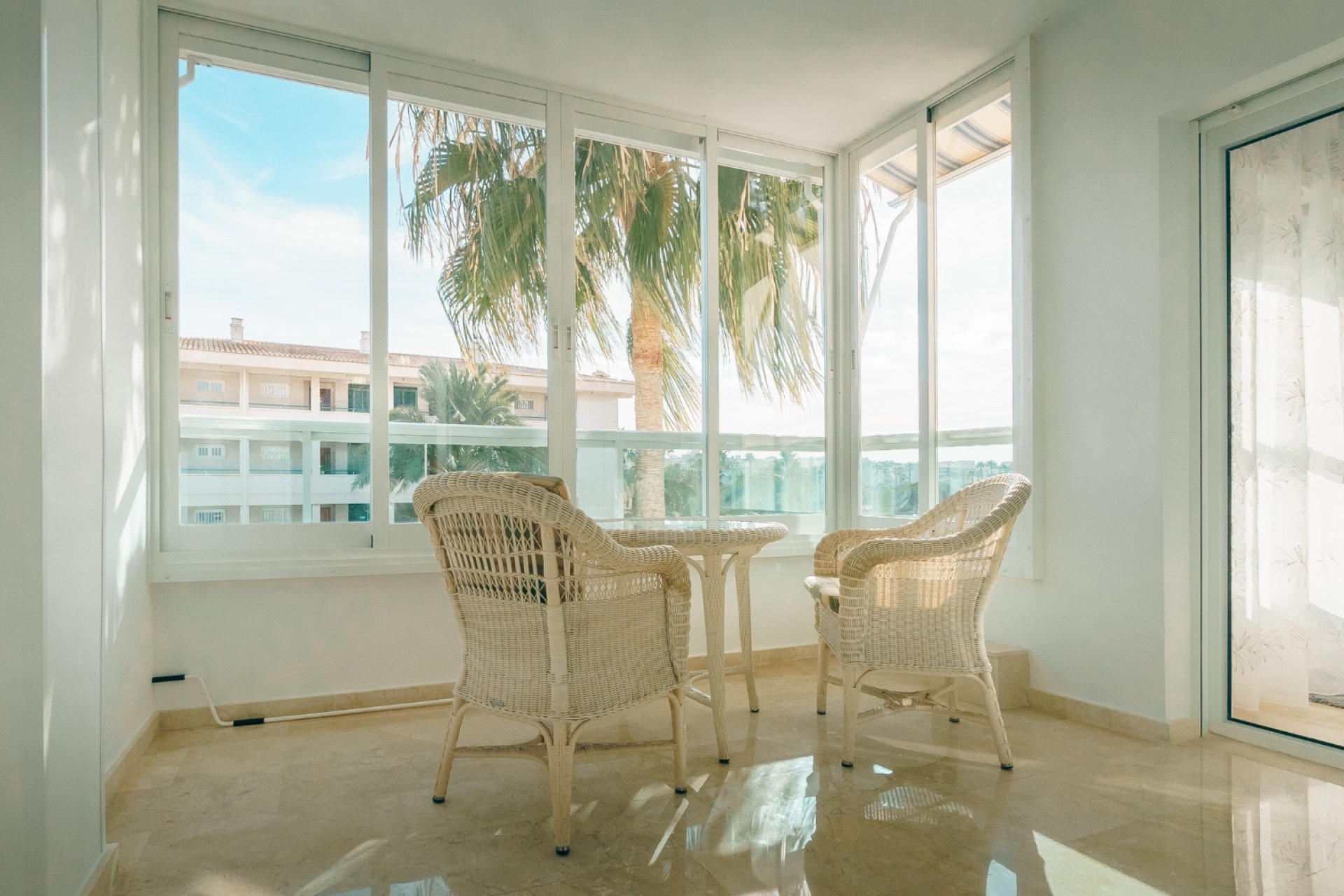 Location à court terme - Appartement -
Albir