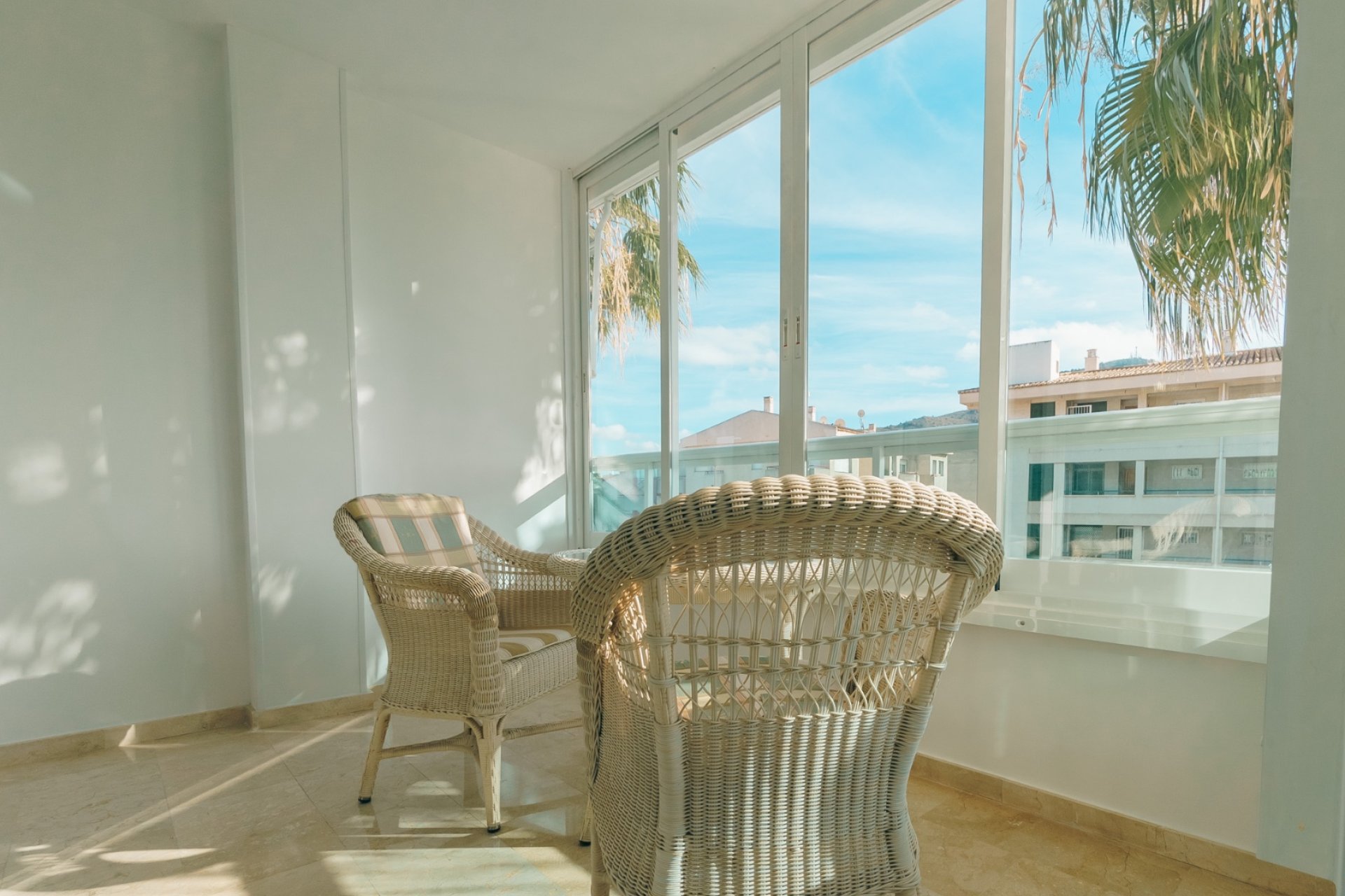 Location à court terme - Appartement -
Albir