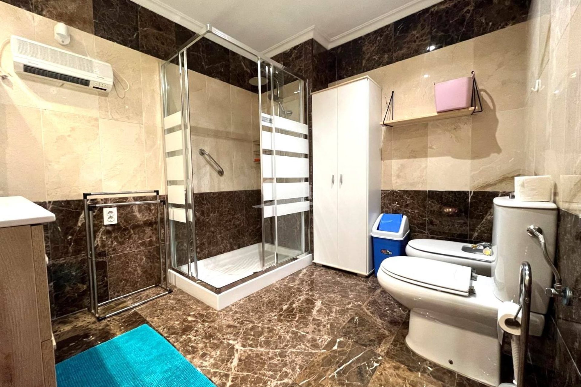 Location à long terme - Appartement -
Albir
