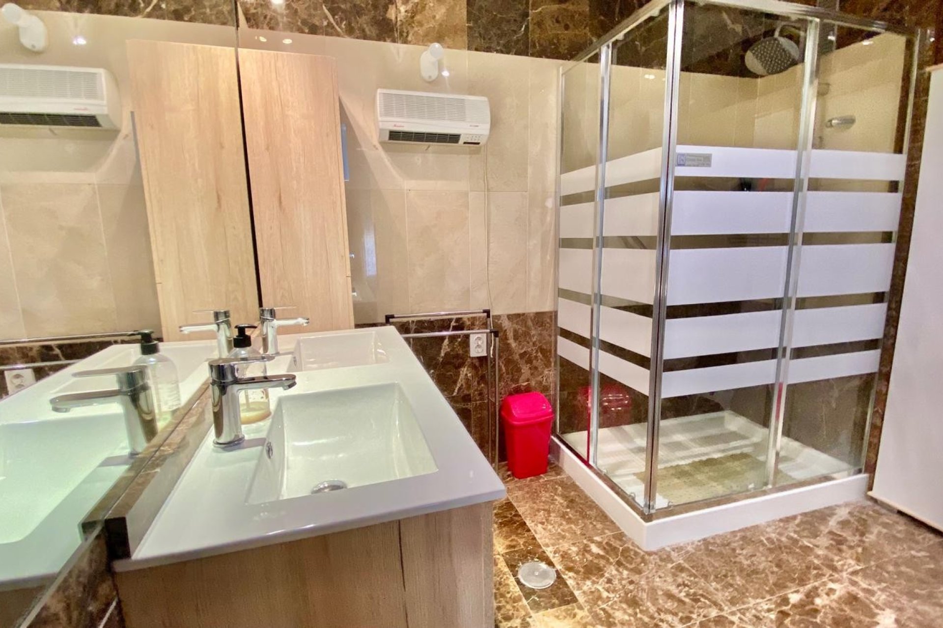 Location à long terme - Appartement -
Albir