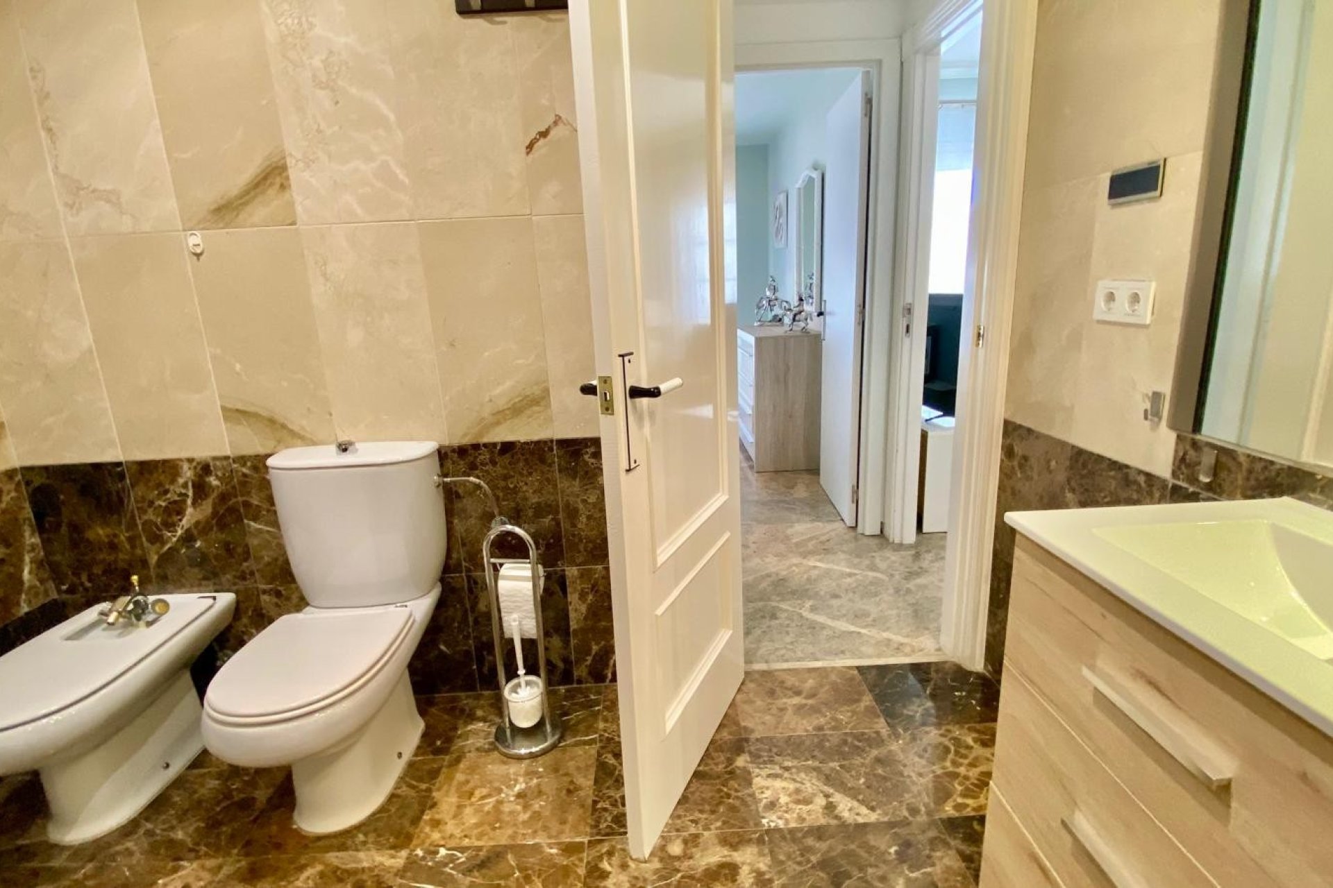 Location à long terme - Appartement -
Albir