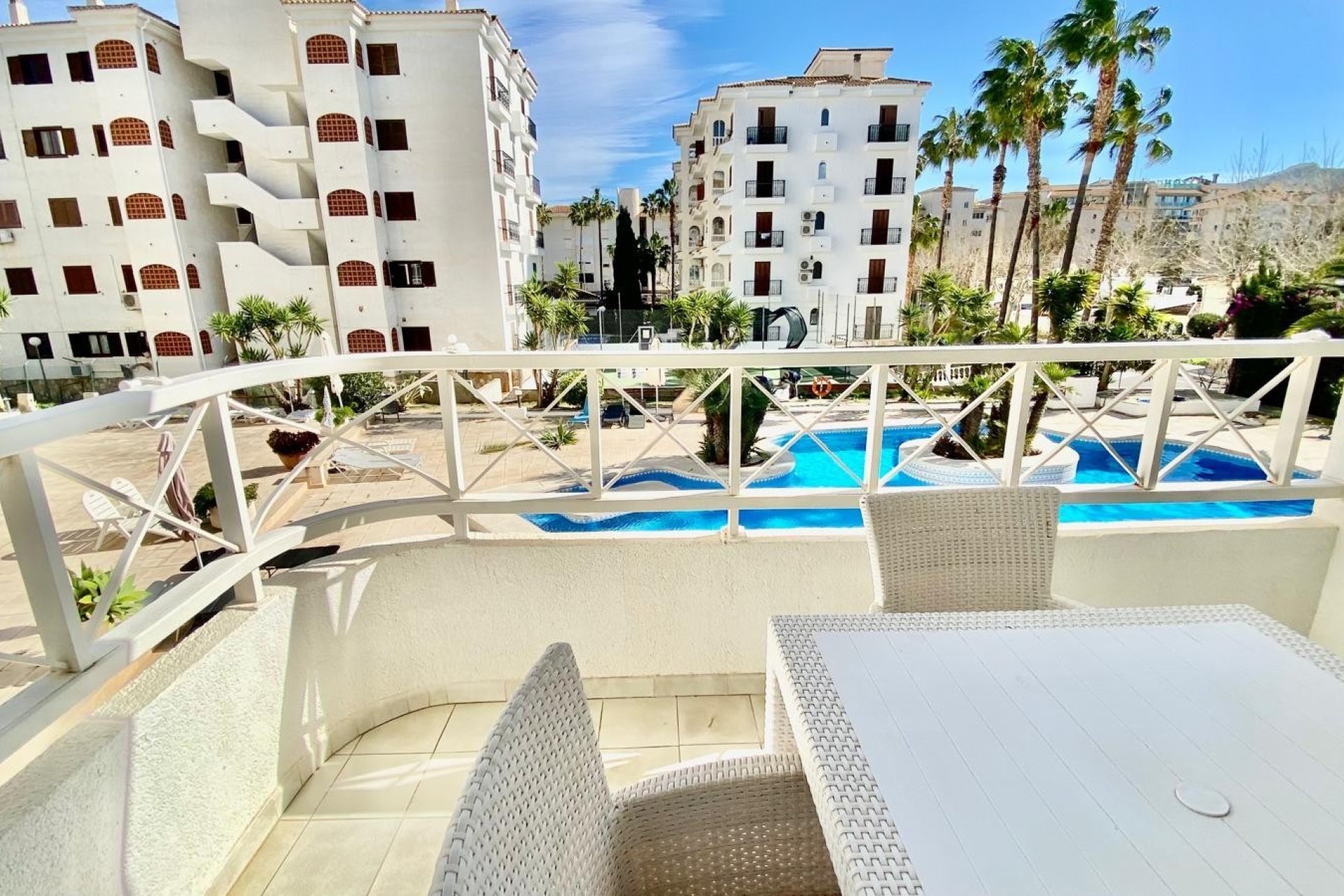 Location à long terme - Appartement -
Albir