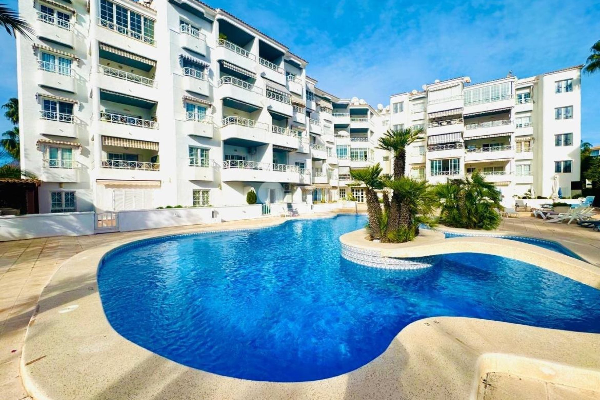 Location à long terme - Appartement -
Albir