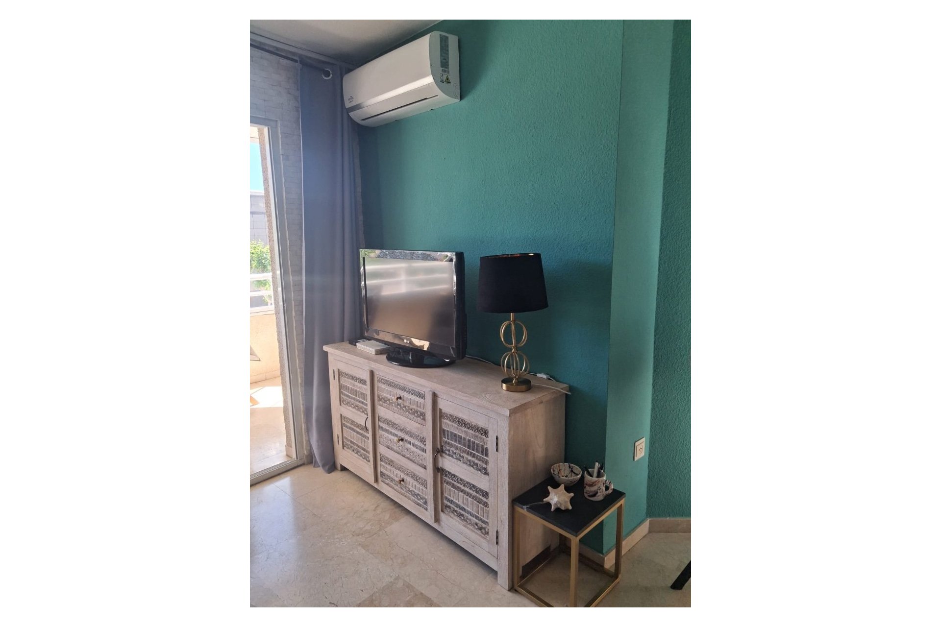 Location à long terme - Appartement -
Albir