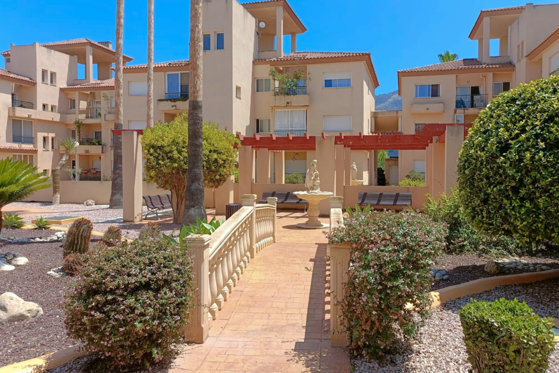 Location à long terme - Appartement -
Albir