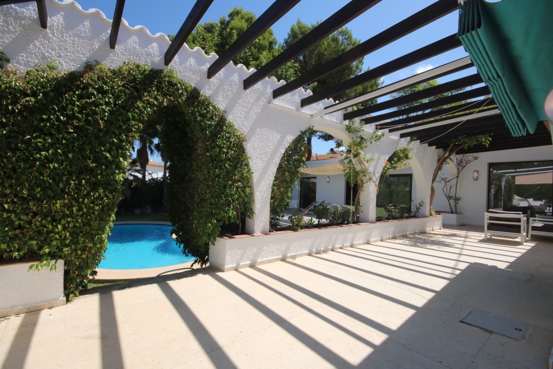 Location à long terme -  Chalet / Villa -
Albir