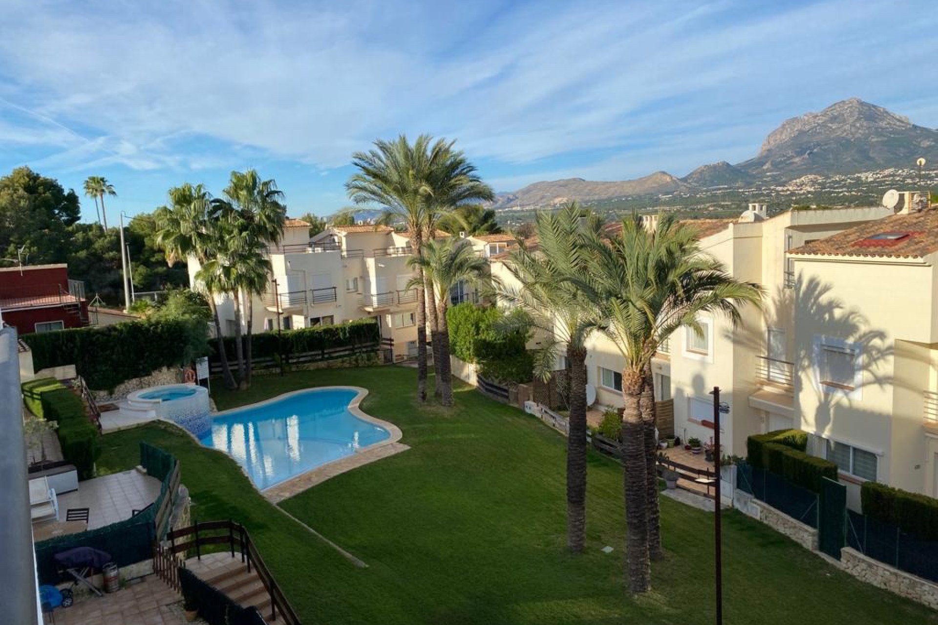 Location à long terme - Maison mitoyenne -
Albir