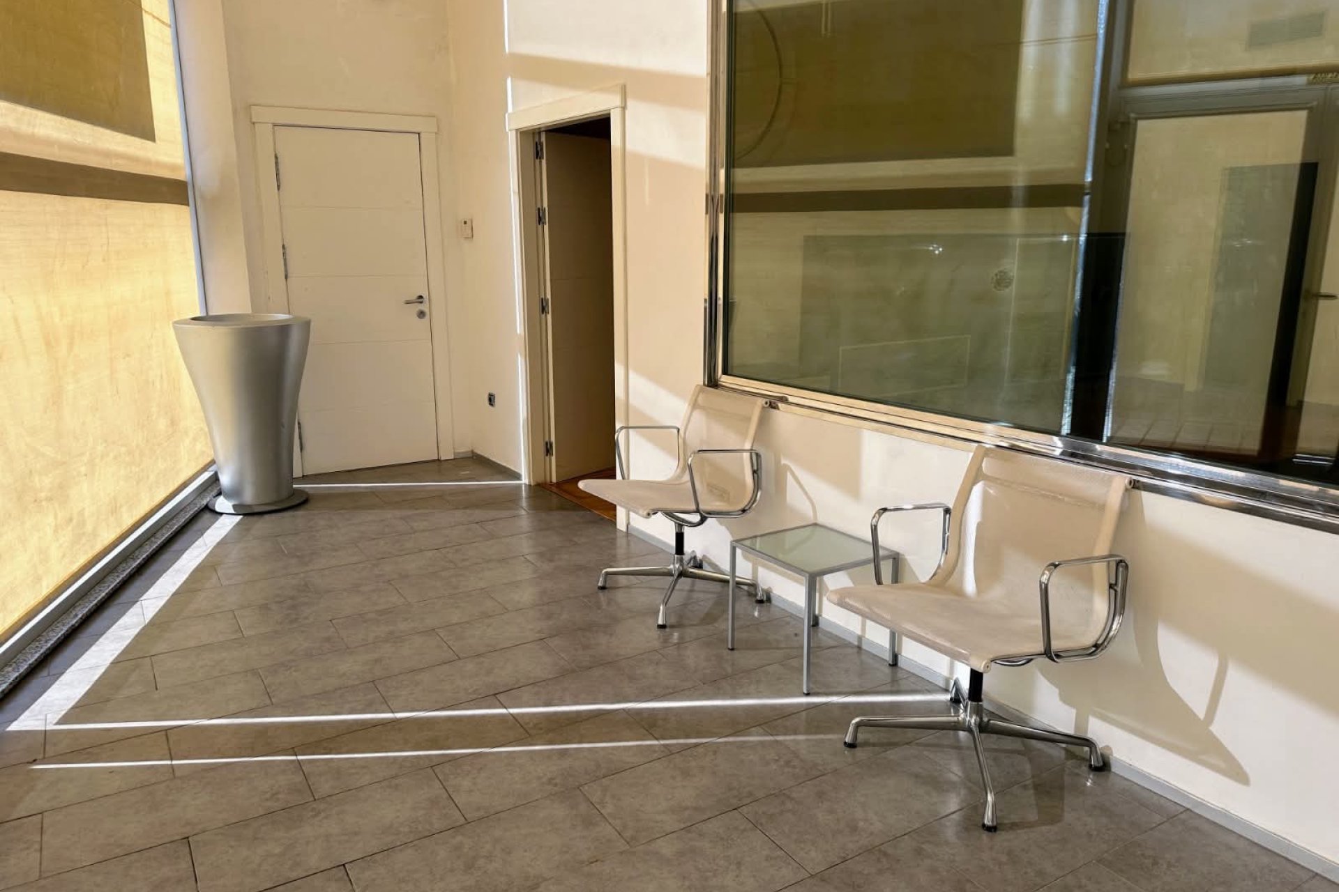 Long Term Rental - Commercial -
Albir