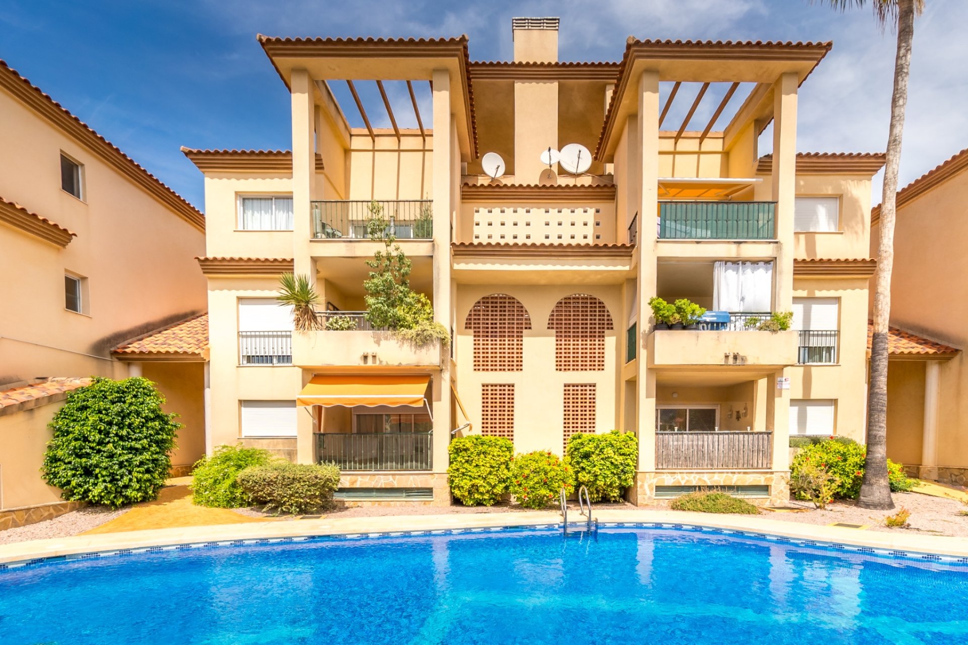 Resale - Apartment / Flat -
Albir