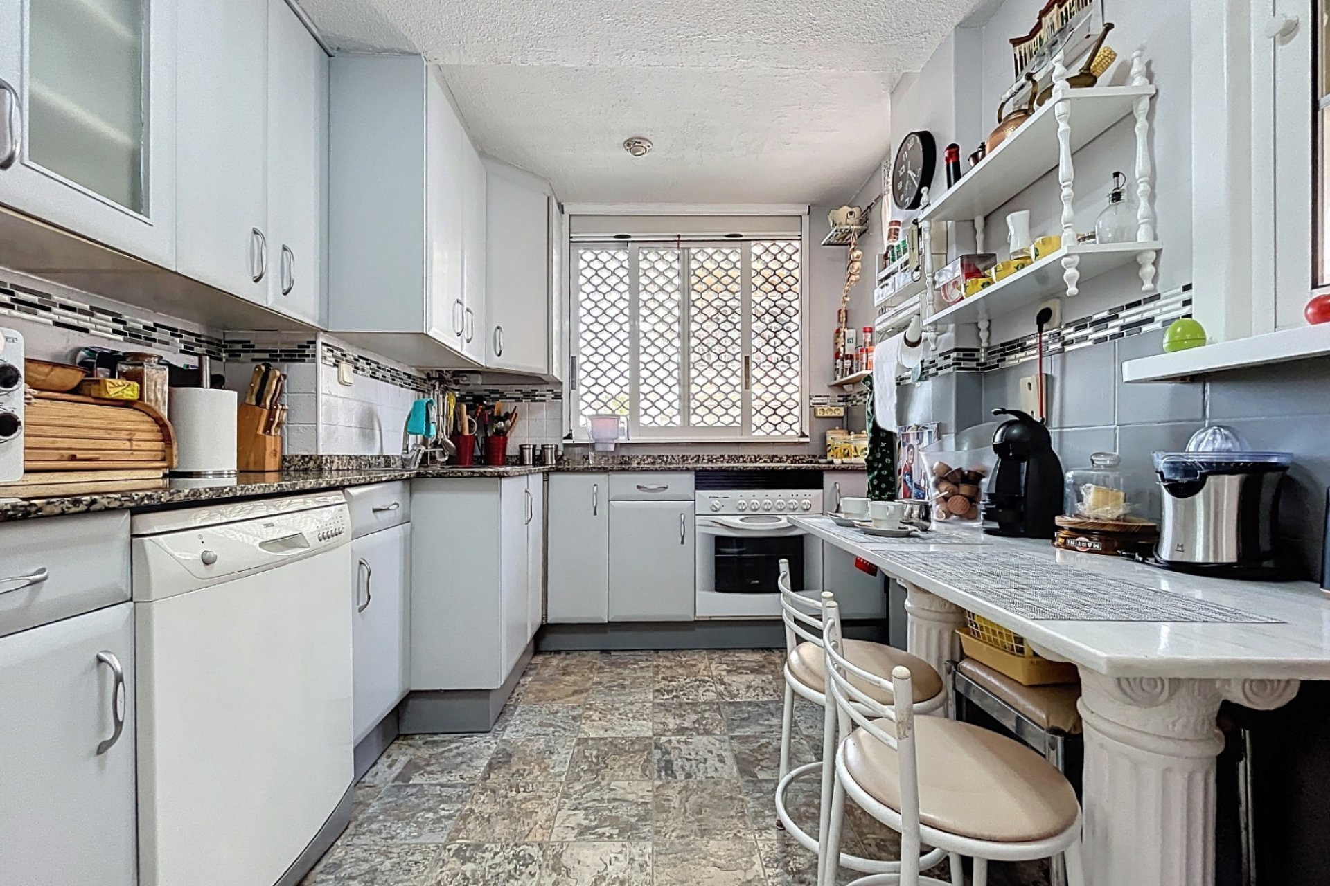 Resale - Apartment / Flat -
Albir