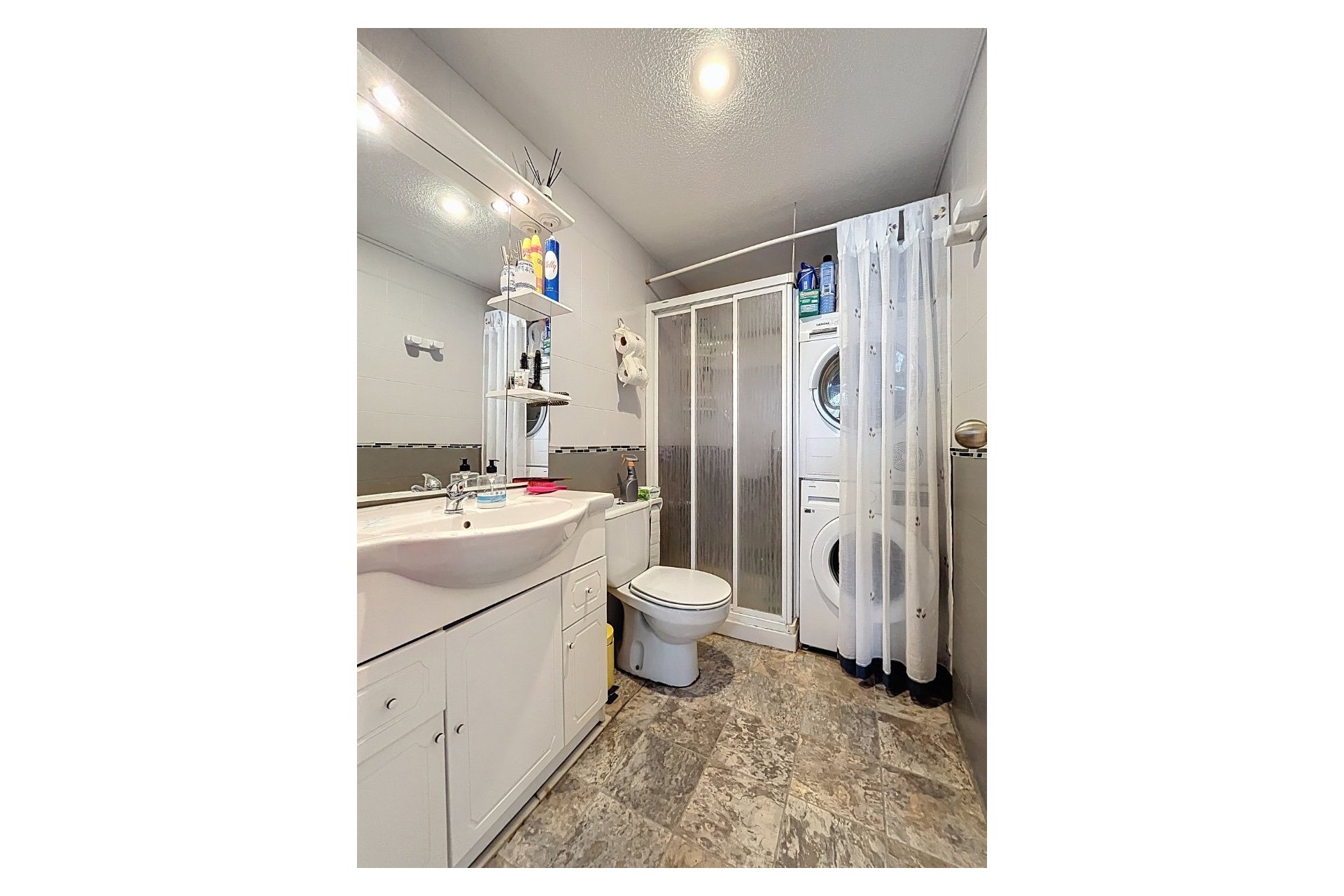 Resale - Apartment / Flat -
Albir