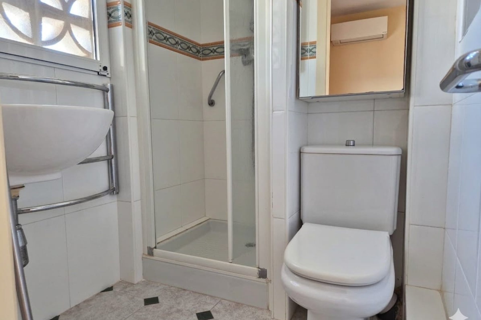 Resale - Apartment / Flat -
Albir