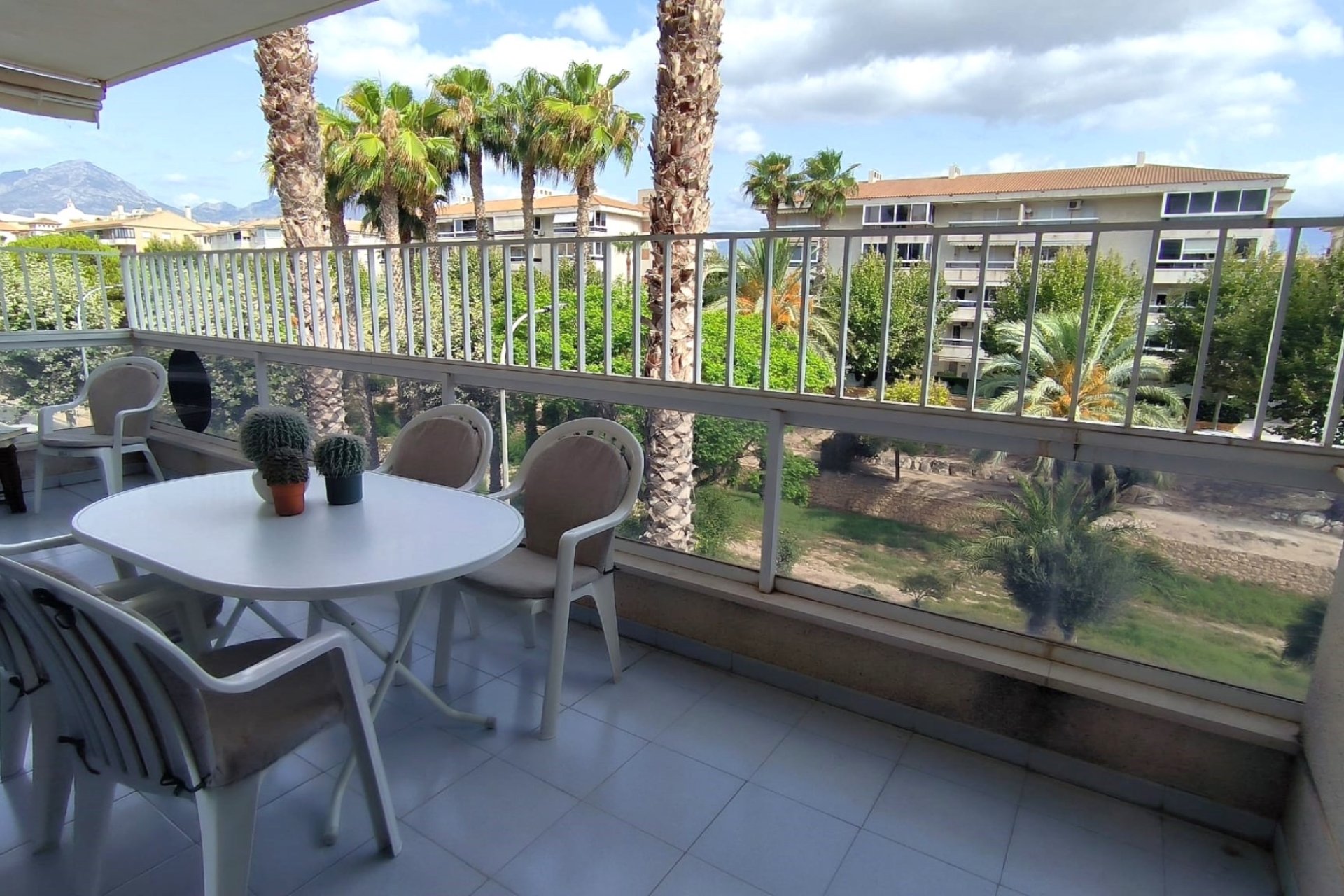 Resale - Apartment / flat -
Albir