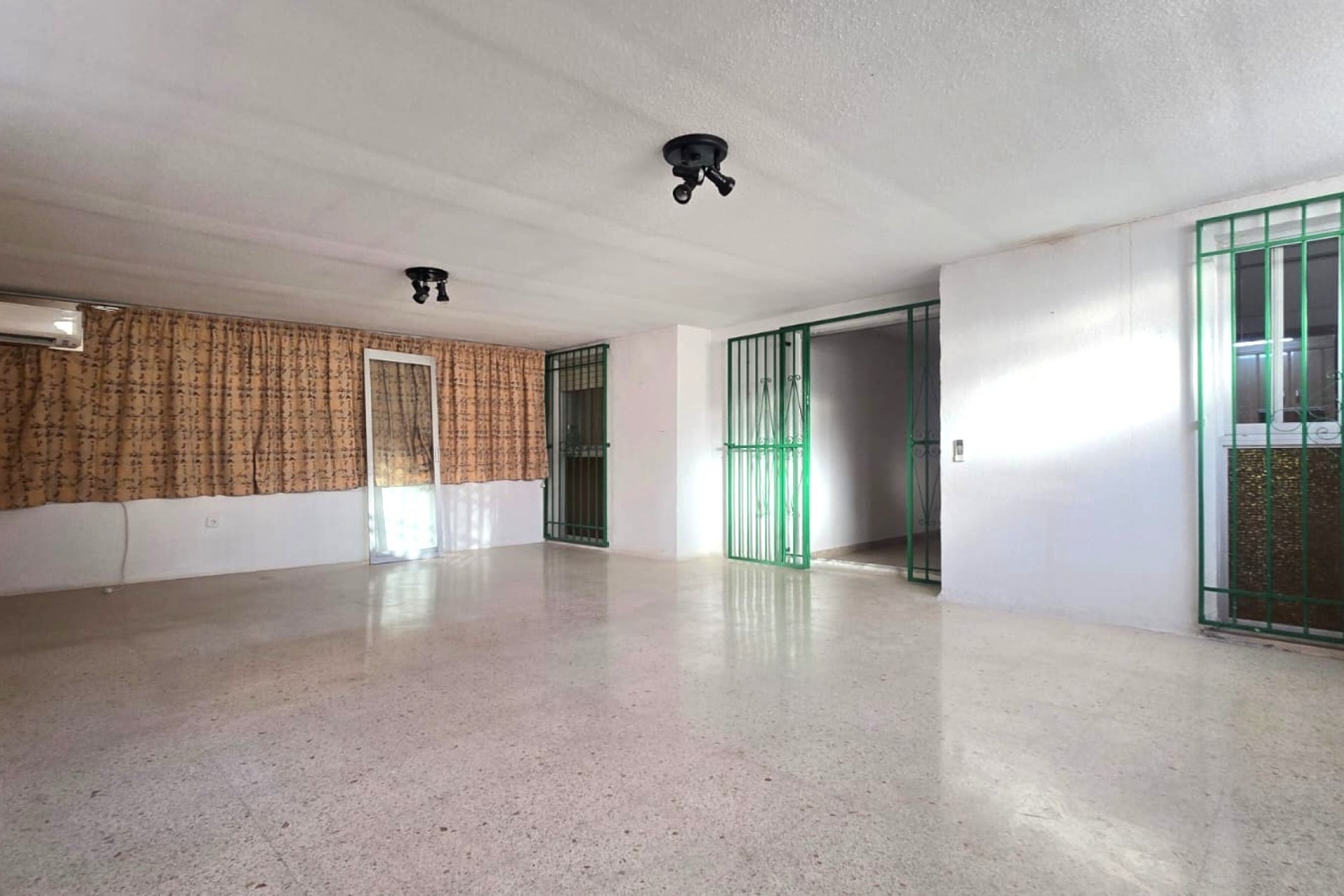 Resale - Apartment / flat -
Alfaz del Pi - Alfas del Pí