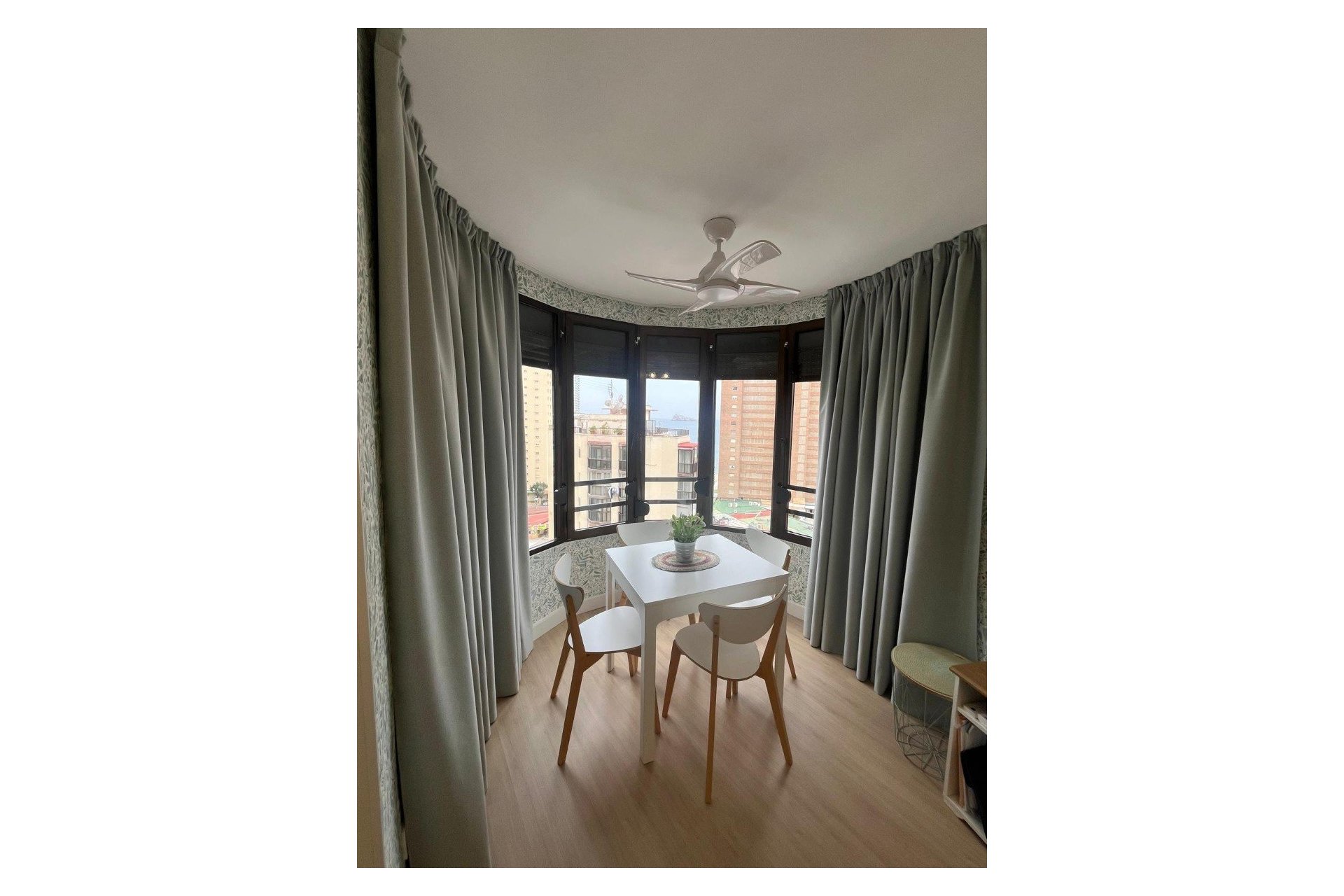 Resale - Apartment / Flat -
Benidorm - Levante