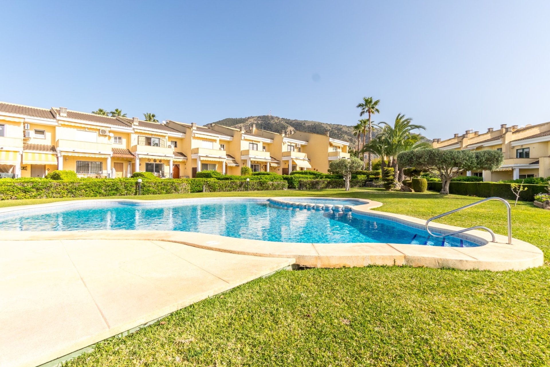 Resale - Bungalow -
Albir