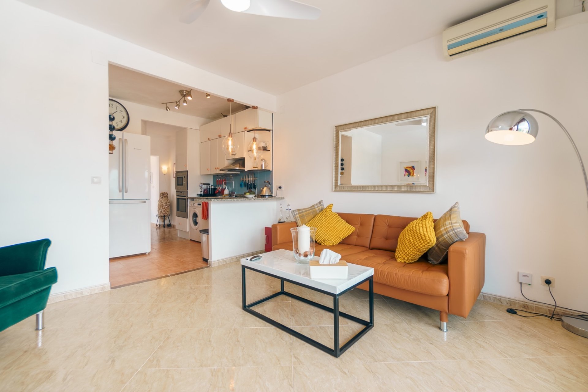 Resale - Bungalow -
Albir