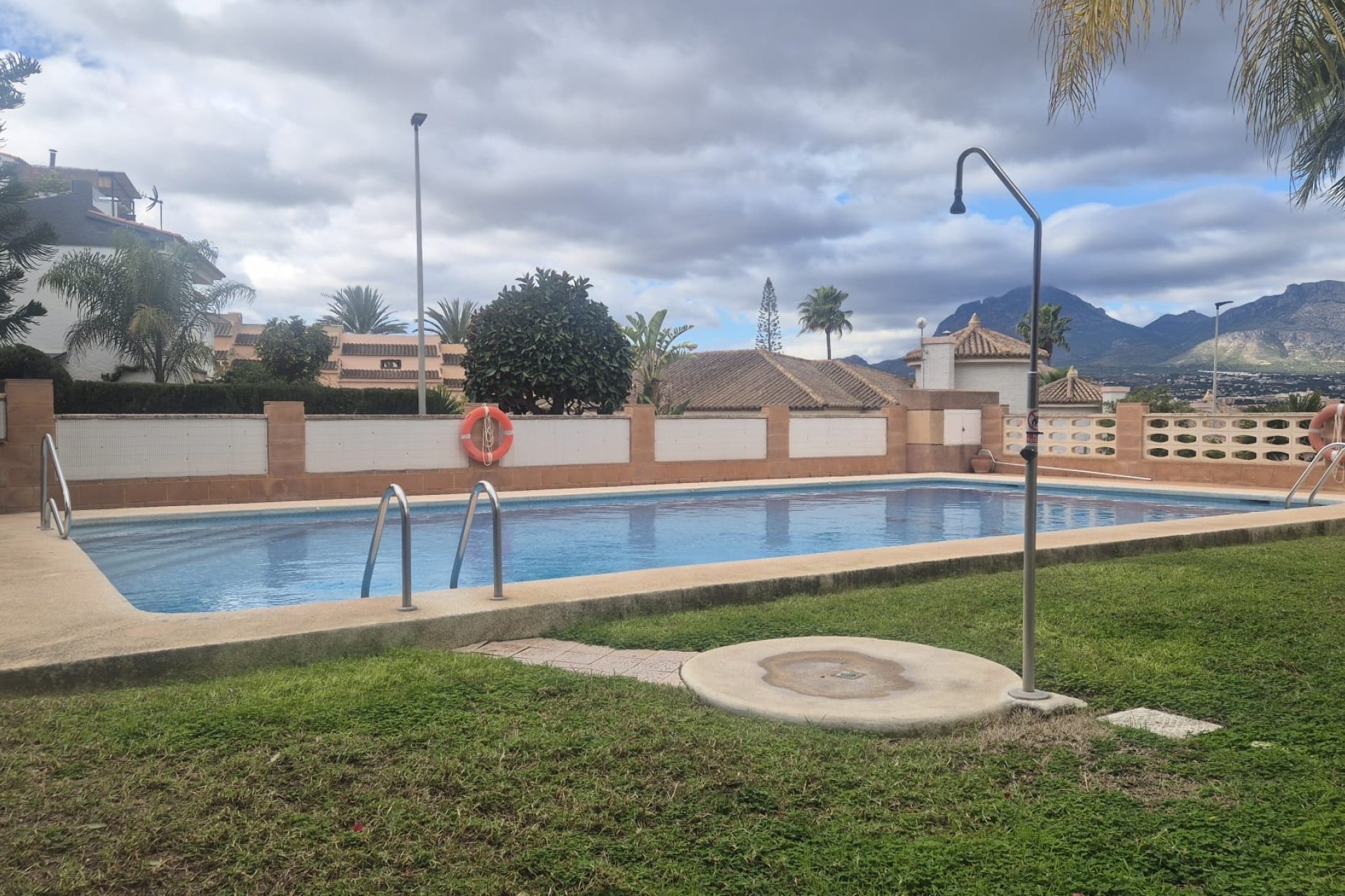 Resale - Bungalow -
Albir