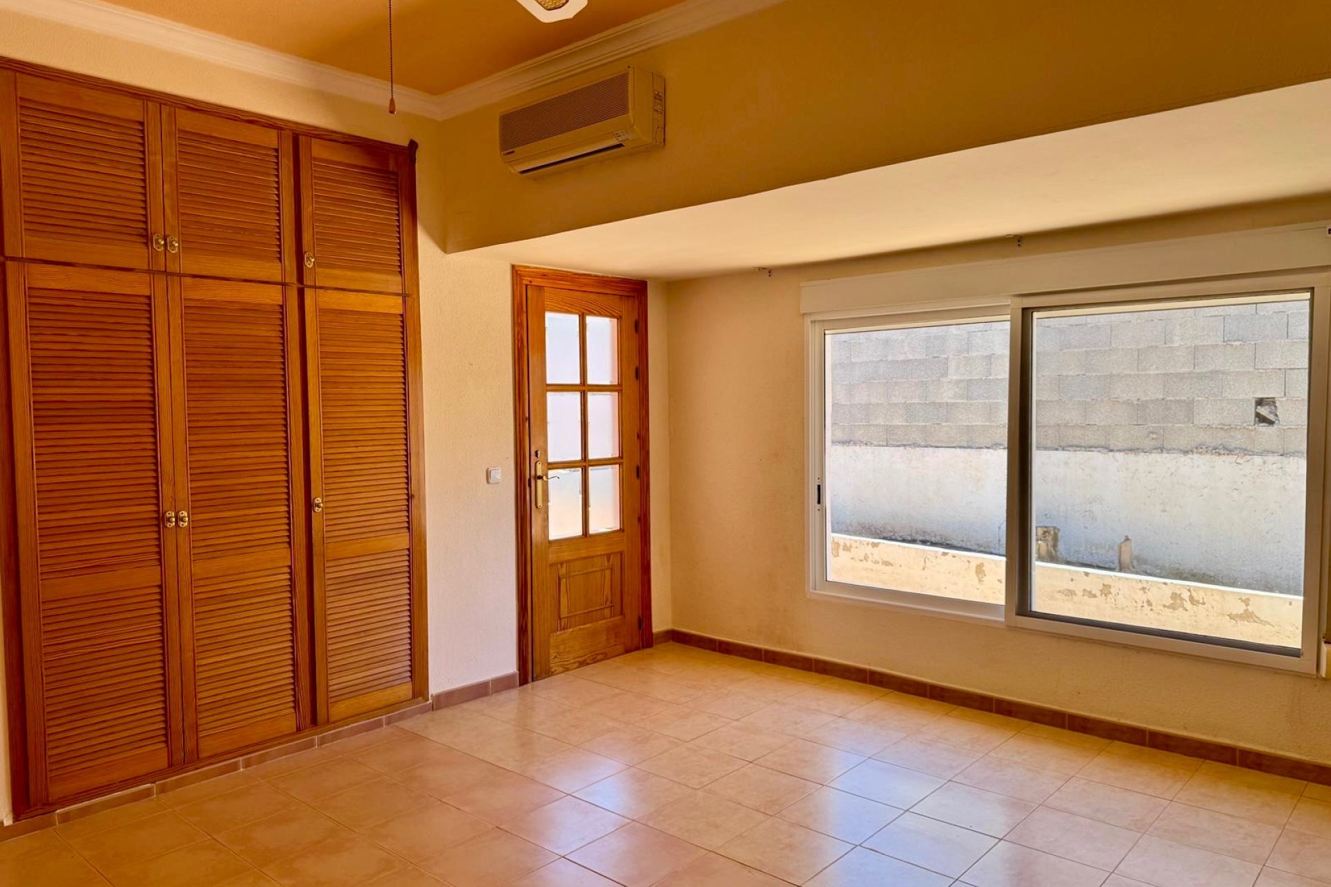 Resale -  Chalet / Villa -
Albir